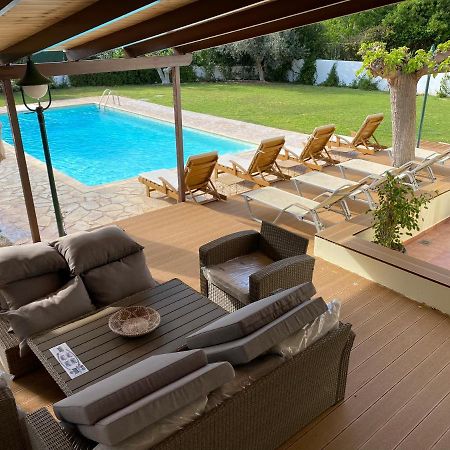 Relaxing Villa With Swimming Pool And Garden Agios Georgios  ภายนอก รูปภาพ