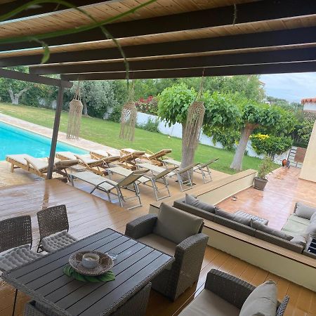 Relaxing Villa With Swimming Pool And Garden Agios Georgios  ภายนอก รูปภาพ