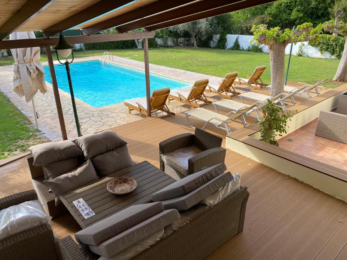 Relaxing Villa With Swimming Pool And Garden Agios Georgios  ภายนอก รูปภาพ