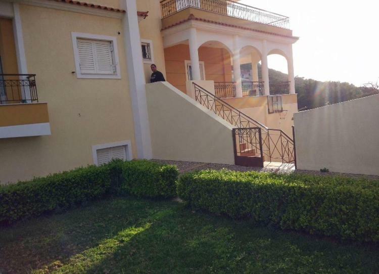 Relaxing Villa With Swimming Pool And Garden Agios Georgios  ภายนอก รูปภาพ