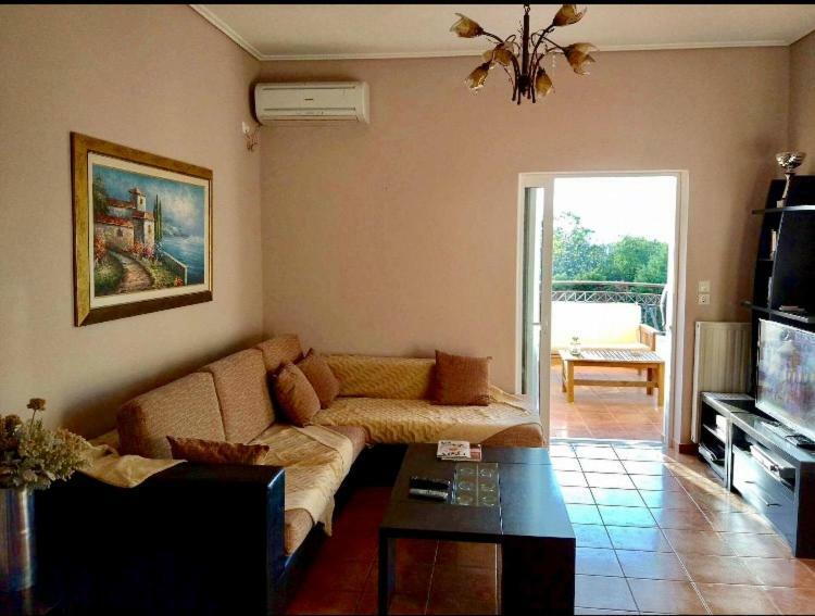 Relaxing Villa With Swimming Pool And Garden Agios Georgios  ภายนอก รูปภาพ