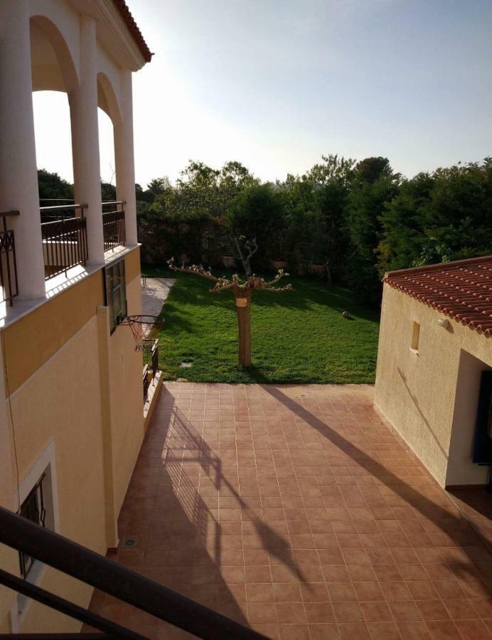 Relaxing Villa With Swimming Pool And Garden Agios Georgios  ภายนอก รูปภาพ