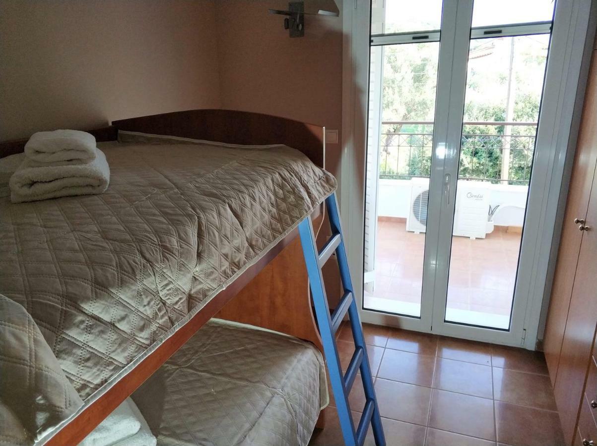 Relaxing Villa With Swimming Pool And Garden Agios Georgios  ภายนอก รูปภาพ
