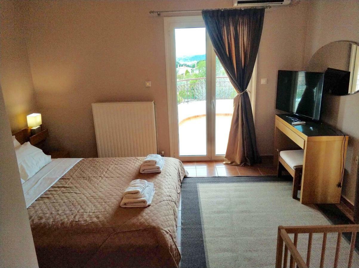 Relaxing Villa With Swimming Pool And Garden Agios Georgios  ภายนอก รูปภาพ